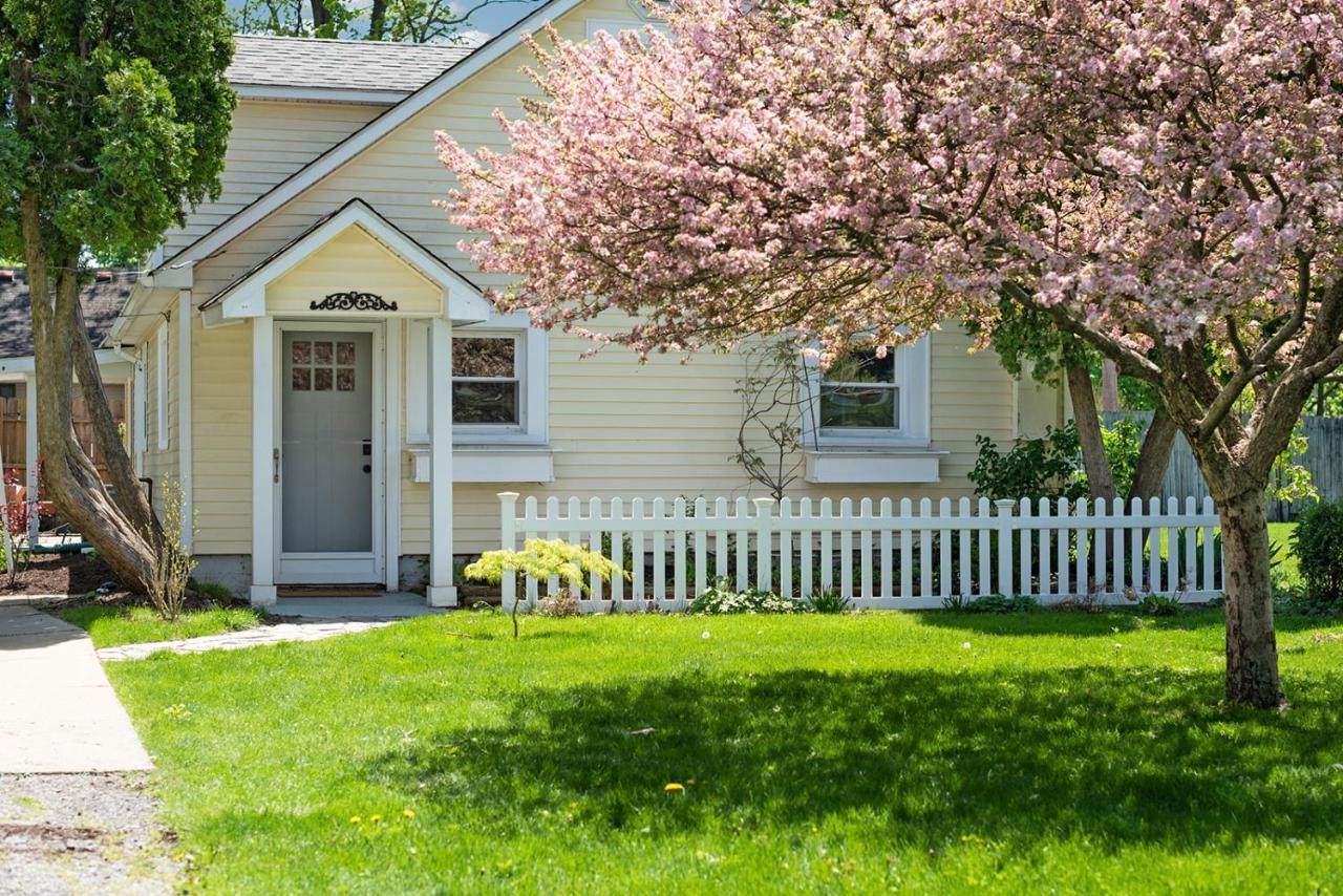 Little Yellow Cottage Perrysburg Exterior photo